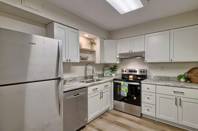 Foto del edificio - Modern Luxury Condo in Middleborough – Rec...