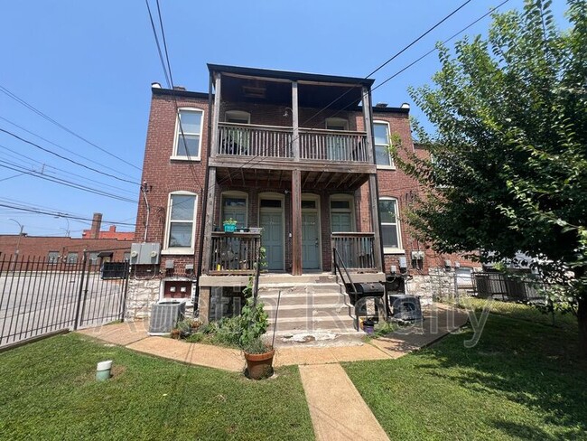 Building Photo - 4658 Tyrolean Ave
