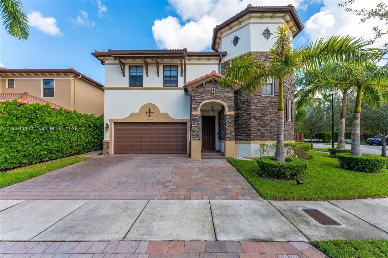 Foto principal - 9805 NW 89th Terrace