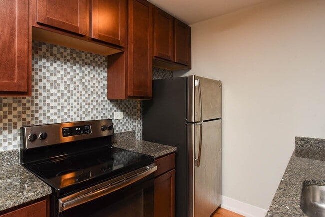 Building Photo - 533 W Arlington Pl
