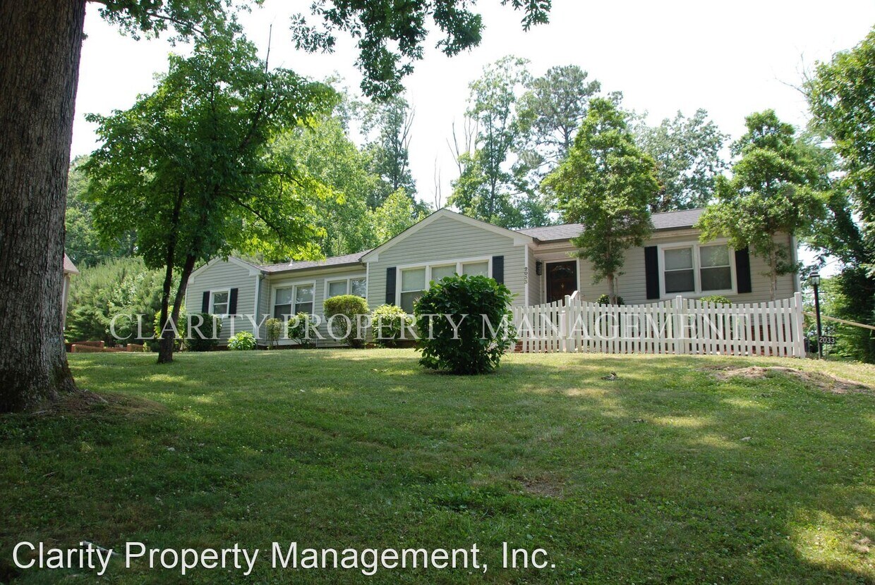Foto principal - 4 br, 2 bath House - 2033 Glenwood Drive