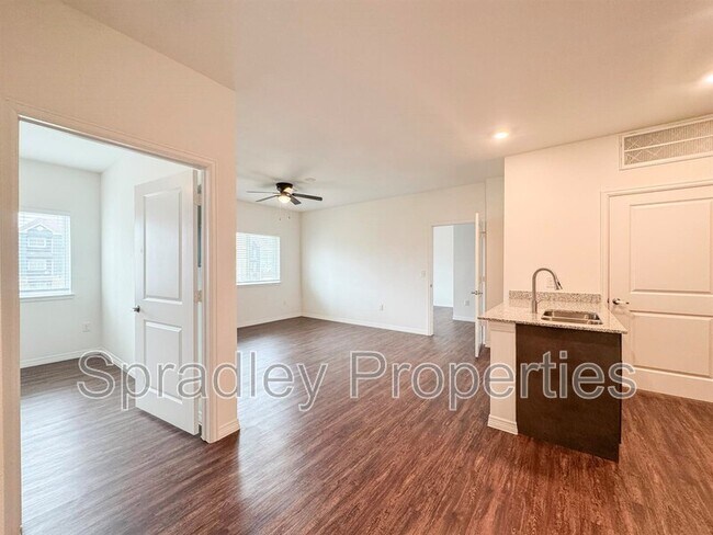 Foto del edificio - 1124 W Ave O