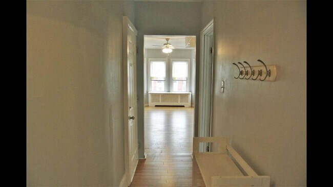 Pasillo - 5006 Hazel Ave