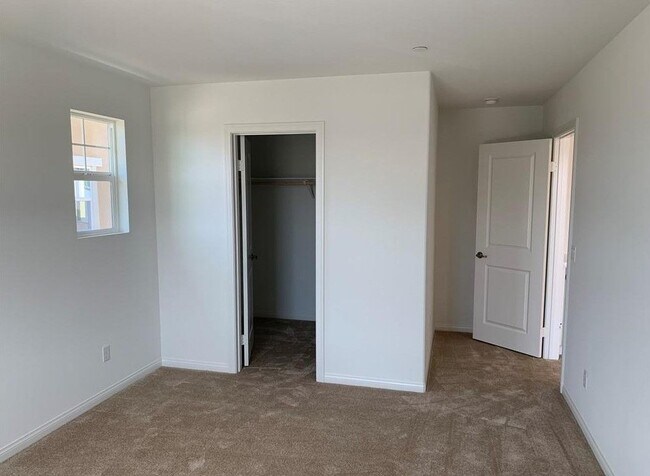 Building Photo - 1646 Gold Medal Ln