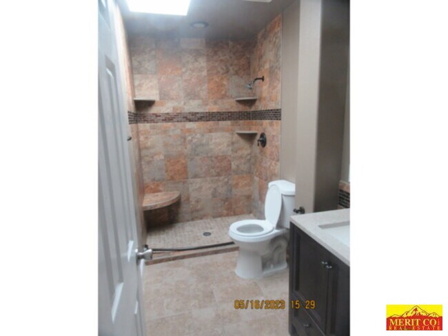 Building Photo - 2035 Fountain Mesa Rd