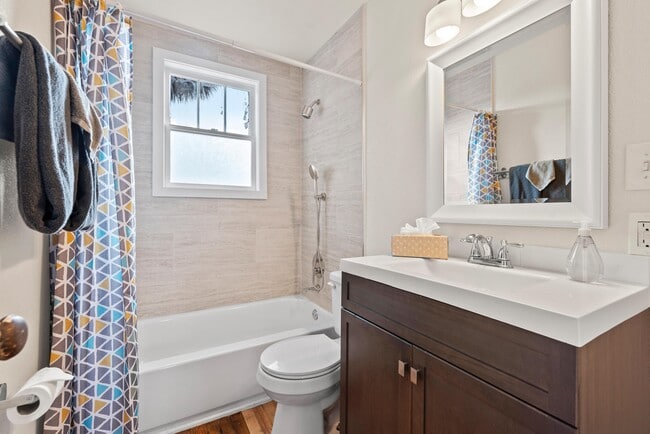 Building Photo - 2672 Post St