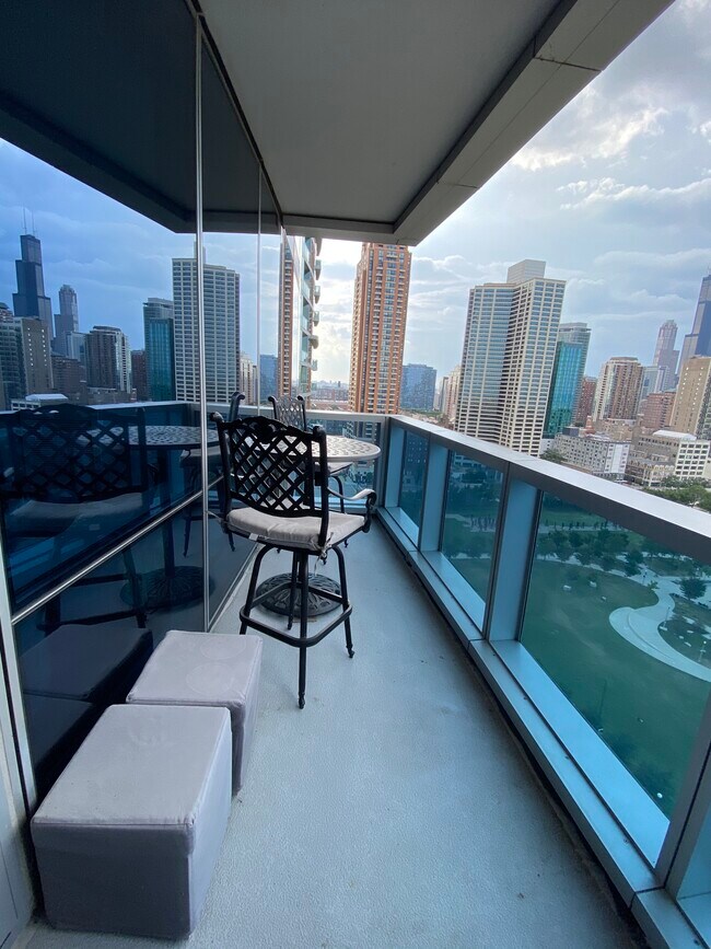 Balcony - 1211 S Prairie Ave