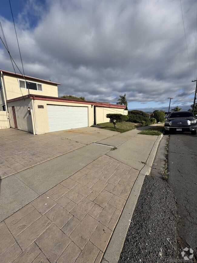 Building Photo - 2191 Cardinal Dr