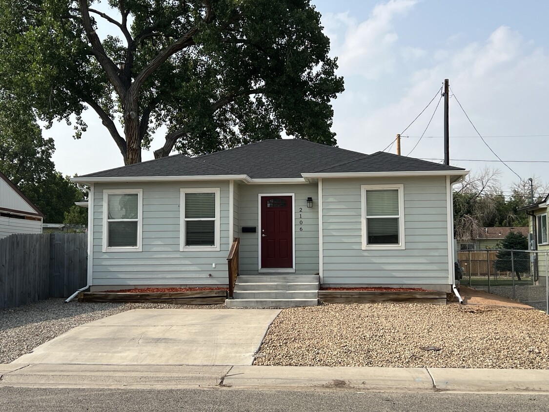 Primary Photo - 2106 Mesa Ave