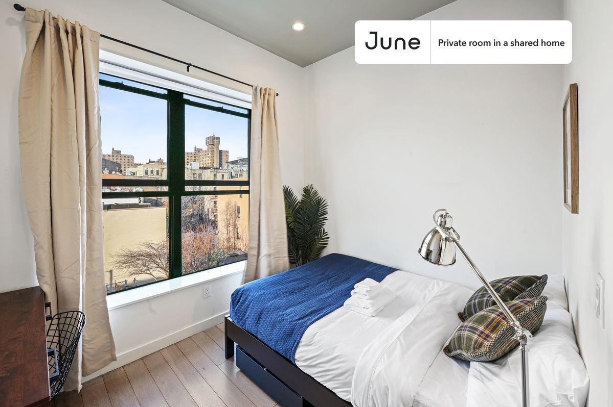 Primary Photo - Private bedroom in 6 bed/2 bath Home