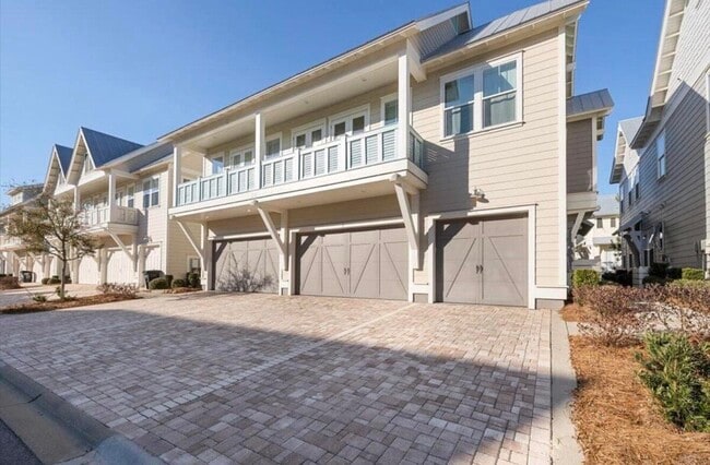 Building Photo - 36 York Ln