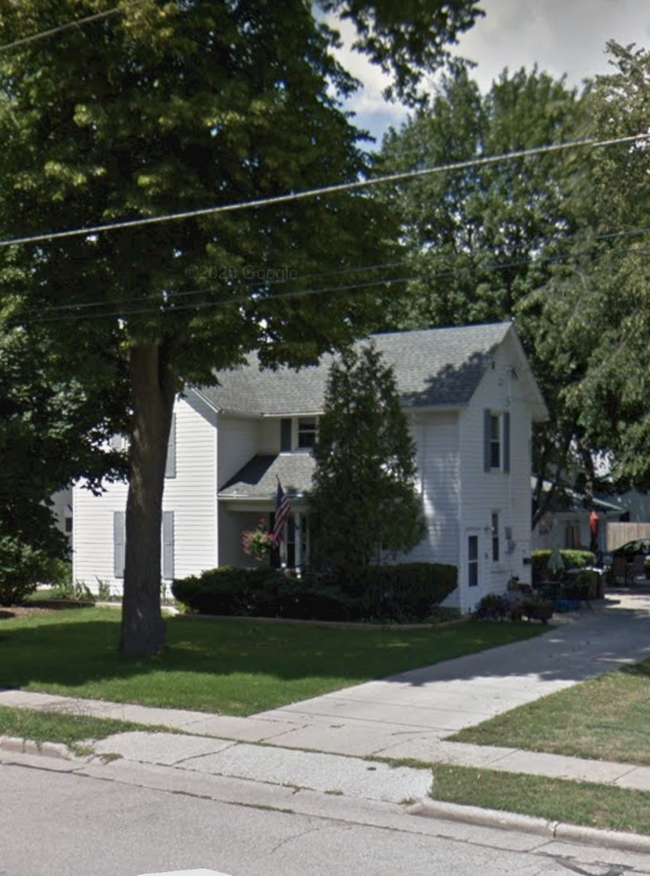 Building Photo - 816 15th Ave