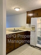 Building Photo - 123 Circle Dr