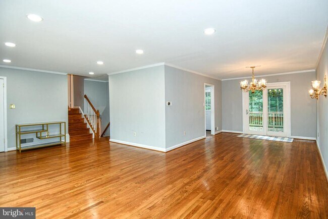 Foto del edificio - 4100 Dewmar Ct