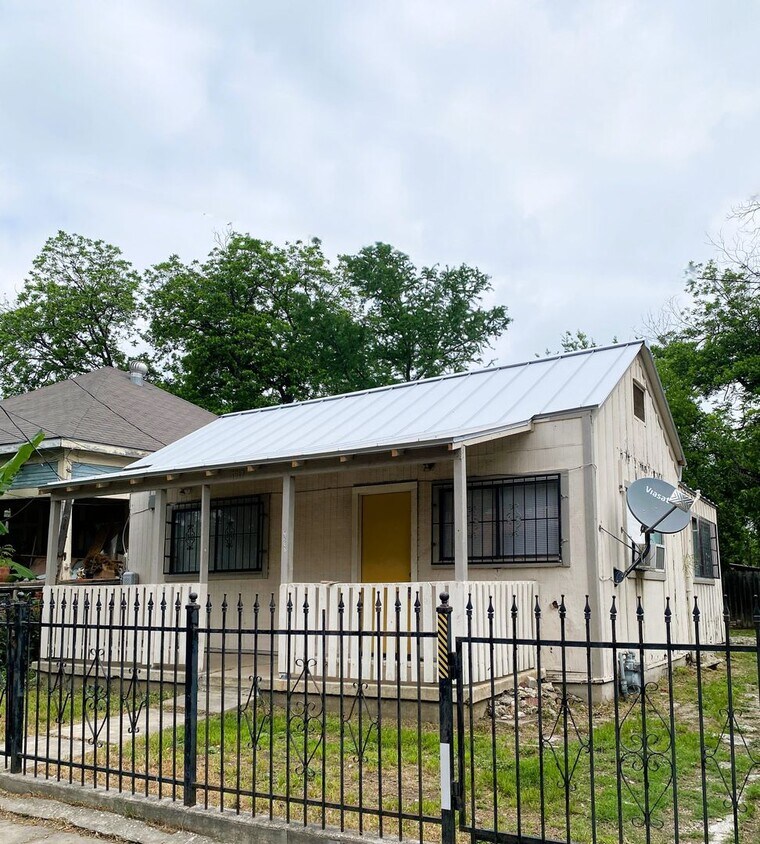 Foto principal - 1517 El Paso St