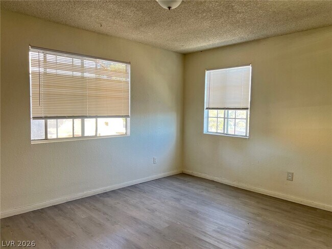 Foto del edificio - 231 Mission Newport Ln