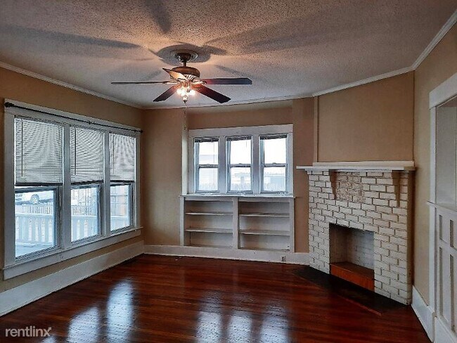 Foto del edificio - 2 br, 1 bath Townhome - 128 N. Erie