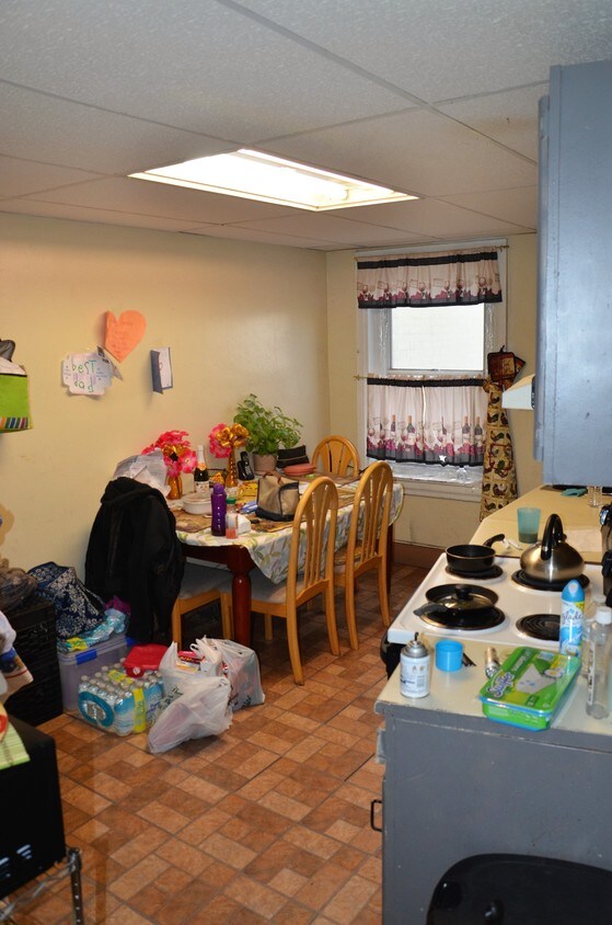 Foto principal - 910-914 W Walnut St