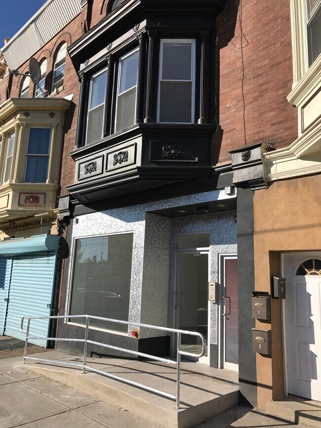 Foto del edificio - 5027 Baltimore Avenue