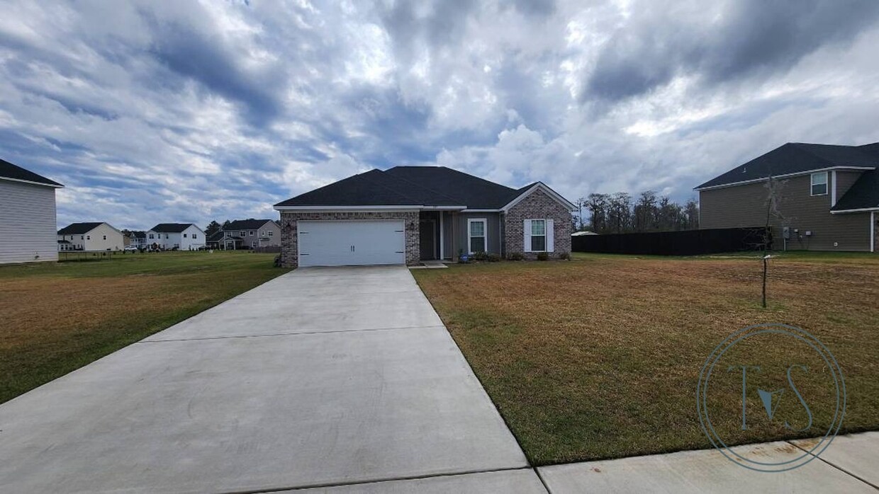 Primary Photo - RATE DROP ALERT! (was $2600/month)