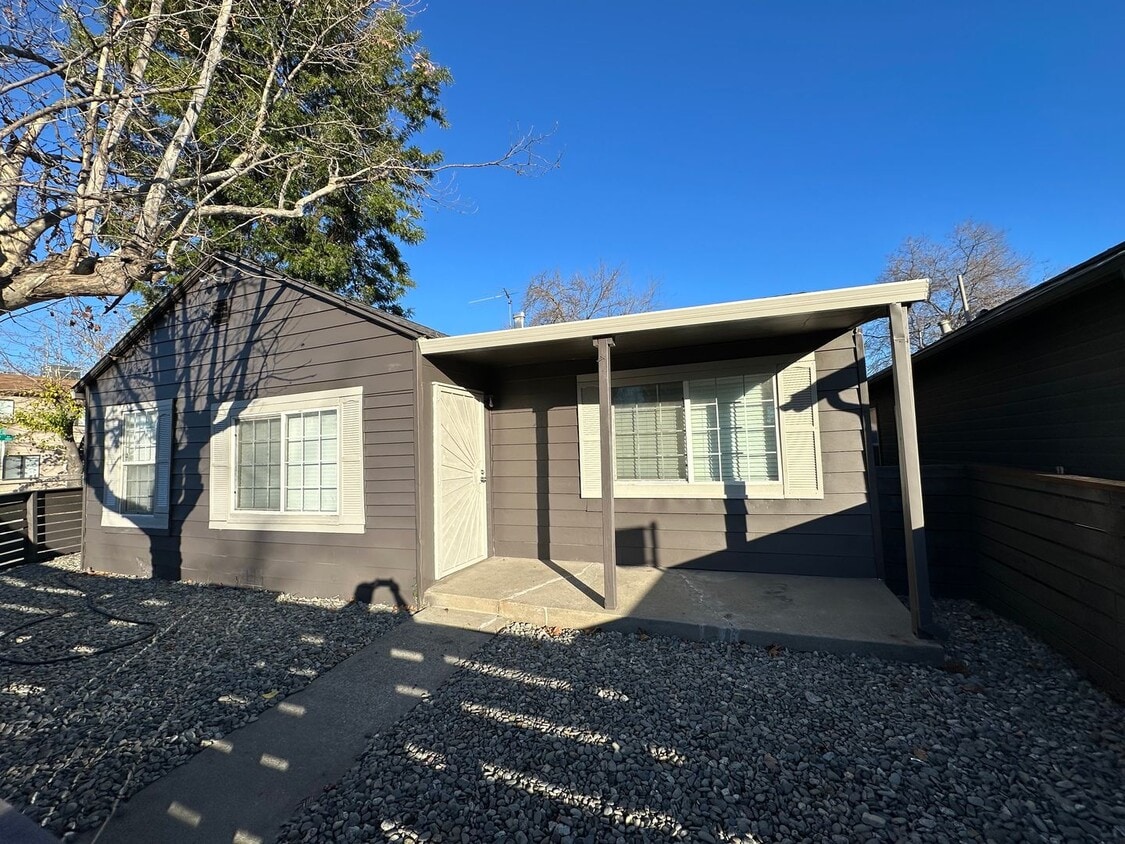 Photo - 3401 21st Ave - South Oak Park 95820
