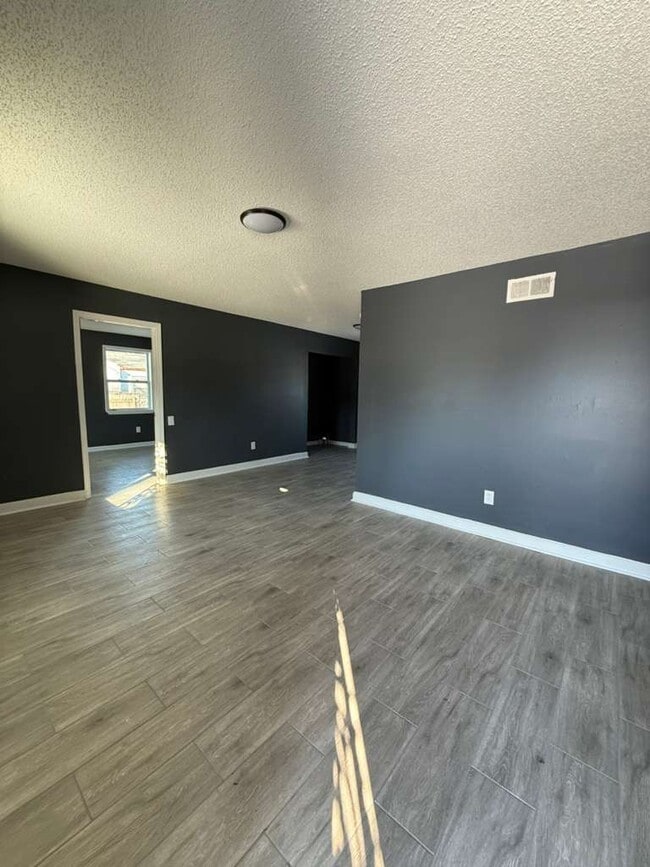 Building Photo - 1266 Russwood Rd