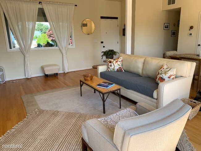 Foto del edificio - 3 br, 3 bath House - 3238 Viewcrest Dr NE