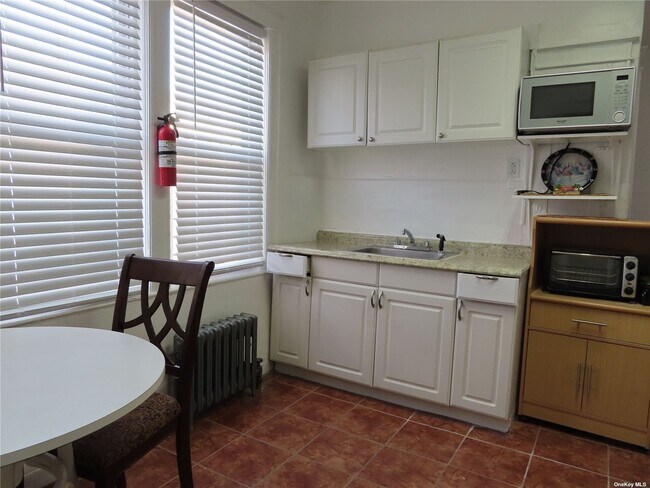 Foto del edificio - 147-16 Glassboro Ave