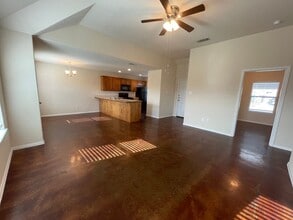Building Photo - 101-103 Crossbow Ct