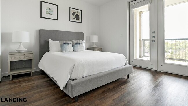 Foto del edificio - 5511 Caprock Smt Dr