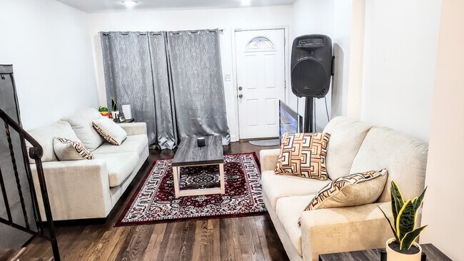 Sala de la vida - 8 Van Nostrand Ave