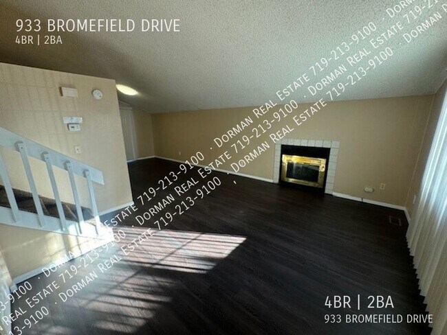 Foto del edificio - 4 Bedroom pet friendly home near Ft. Carson
