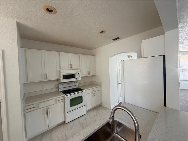 Building Photo - 642 Captiva Cir