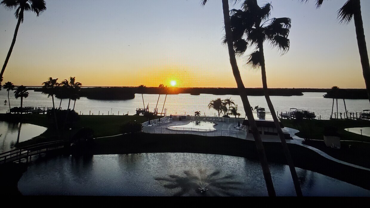 800 S Brevard Ave Unit 114, Cocoa Beach, FL 32931 Condo for Rent in