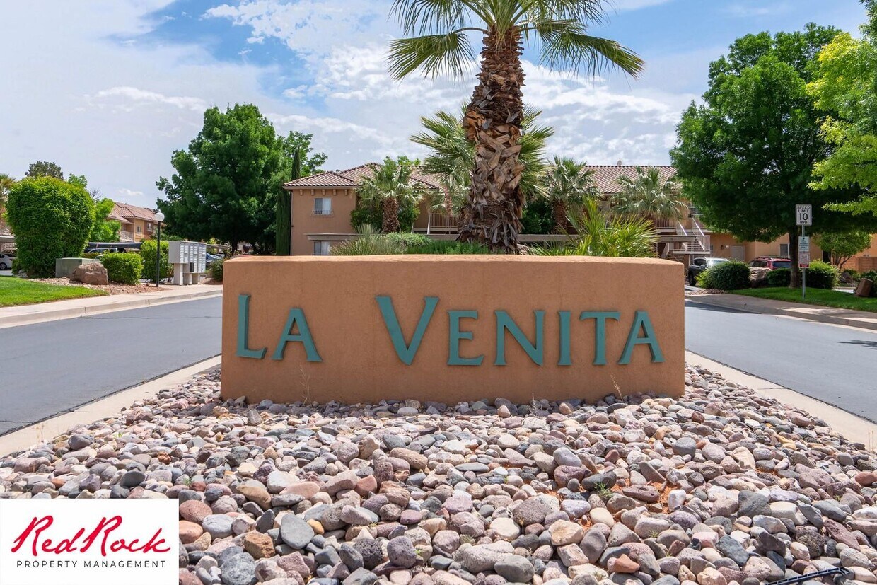 Foto principal - Top-Floor 3 Bed, 2 Bath Apartment Near Gre...