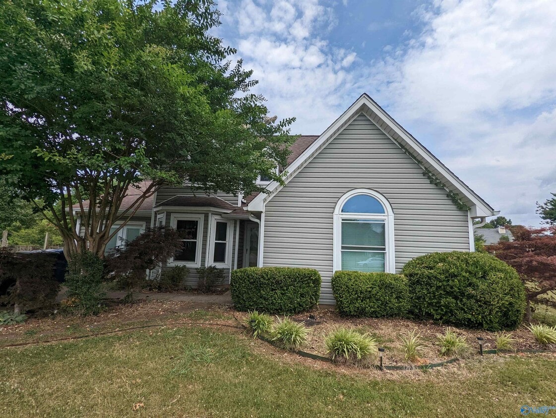 2621 Reabok Cir SW, Huntsville, AL 35803 House Rental in Huntsville