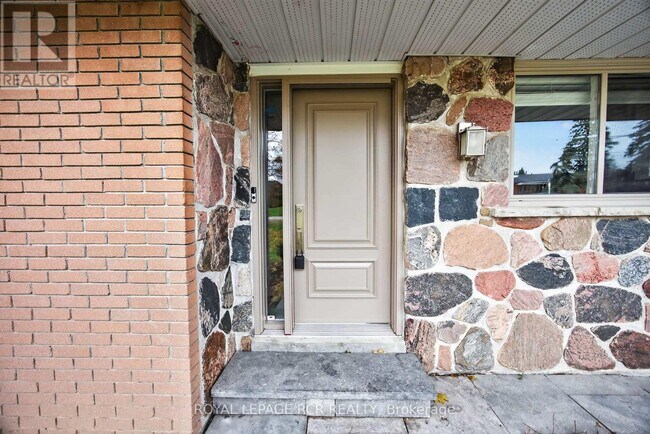 Building Photo - 52 Elizabeth Dr