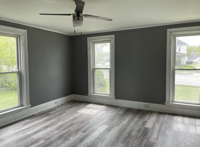 Foto del edificio - 603 E Main