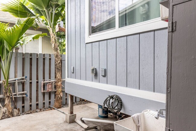 Foto del edificio - Nanakuli - across BEACH 2/1/1pkg $2,200/mo...
