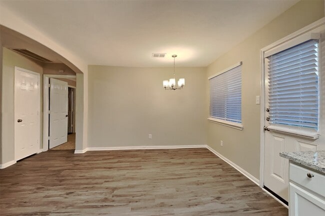 Foto del edificio - 3906 Falvel Shadow Creek Dr