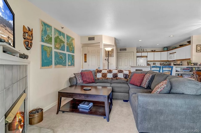Building Photo - 33 S Boulder Cir