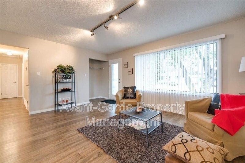Primary Photo - 13135-13160 60 St NW