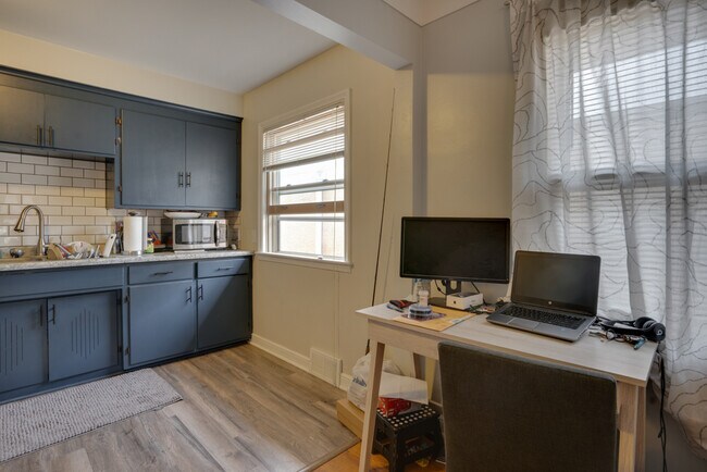Foto del edificio - 5212 Bloomington Ave S