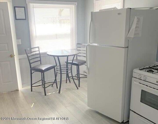 Foto del edificio - 103 16th Ave