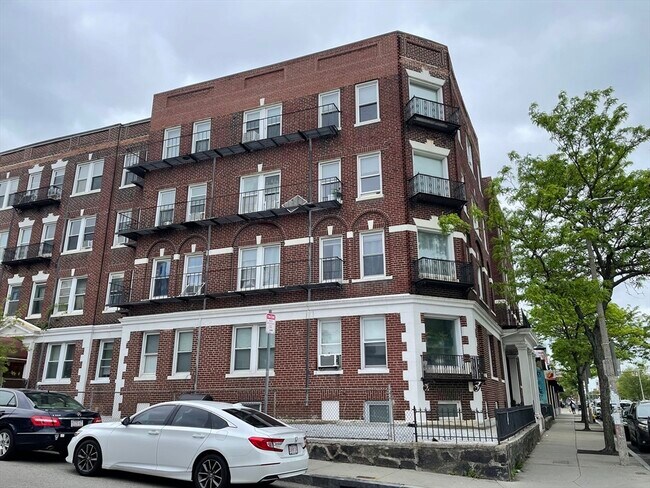 Building Photo - 47 Park Vale Ave