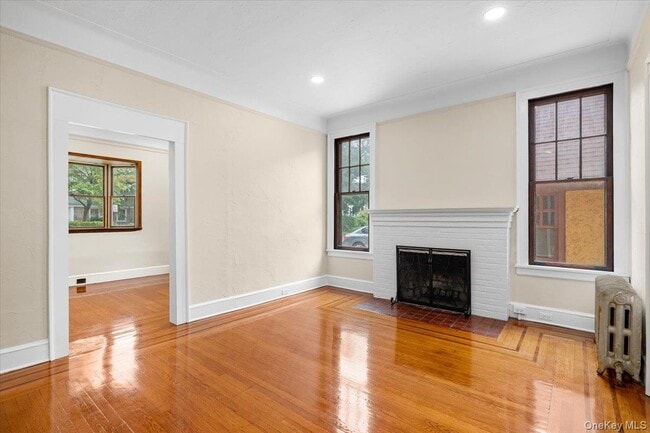 Building Photo - 78 Violet Ave