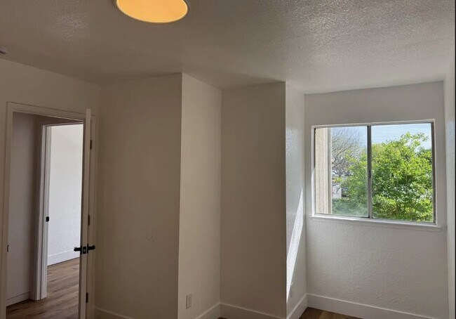 Foto del edificio - 2116 Mount Vernon Dr