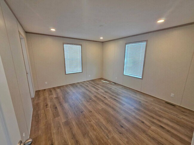 Building Photo - 781 W Walcott Rd