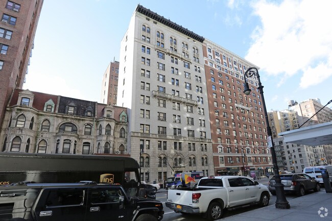 Primary Photo - Wellwyn Apartments