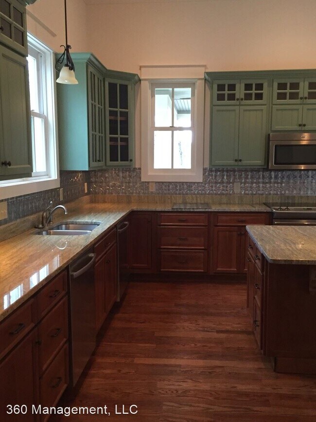 Building Photo - 4 br, 2.5 bath House - 244 Chadwick Ln